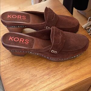 New! Michael Kors Chocolate Brown Suede Clogs In mint New Condition